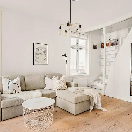 Apartment Live In Historic Building - View To Bryggen