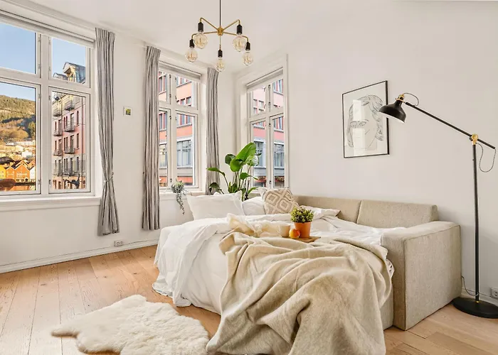 Live In Historic Building - View To Bryggen Bergen